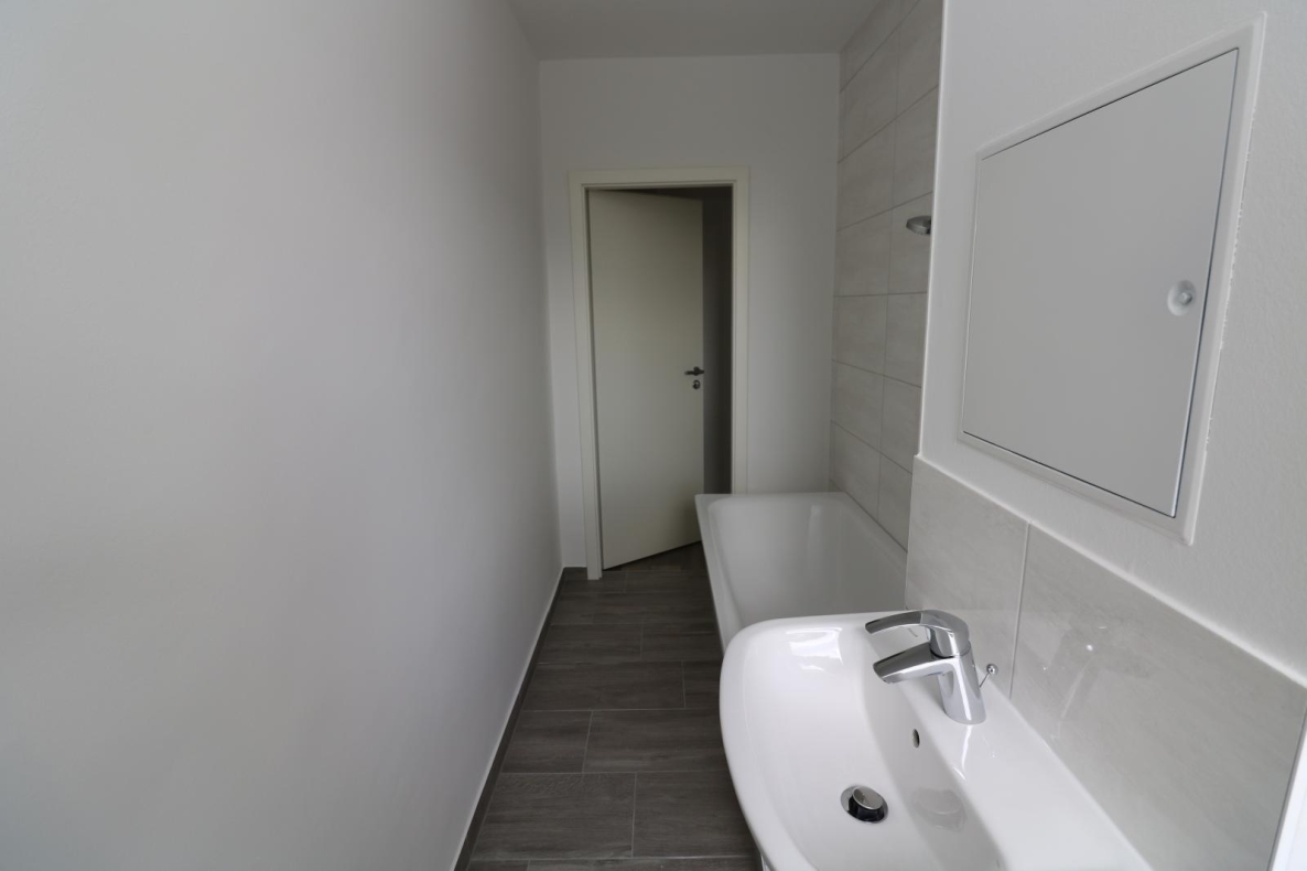 *Frühlingsgefühle* Modernisierte 3RW inkl. Balkon - Bad mit Wanne