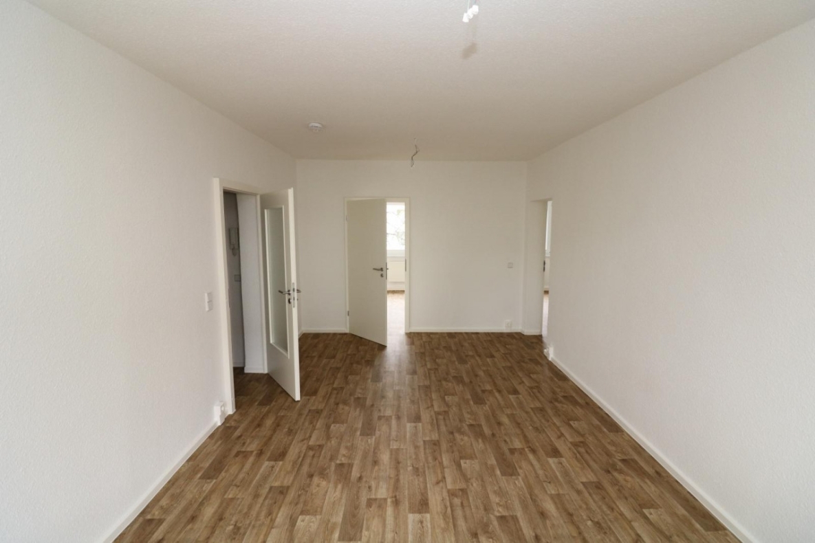 Dein ist mein ganzes Herz…helle 3-RW mit Wanne & Balkon!!! - Wohnzimmer