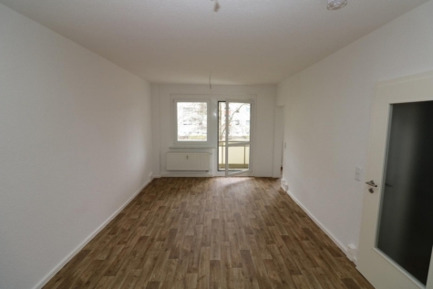 Dein ist mein ganzes Herz…helle 3-RW mit Wanne & Balkon!!!, 09599 Freiberg, Tschaikowskistraße 29