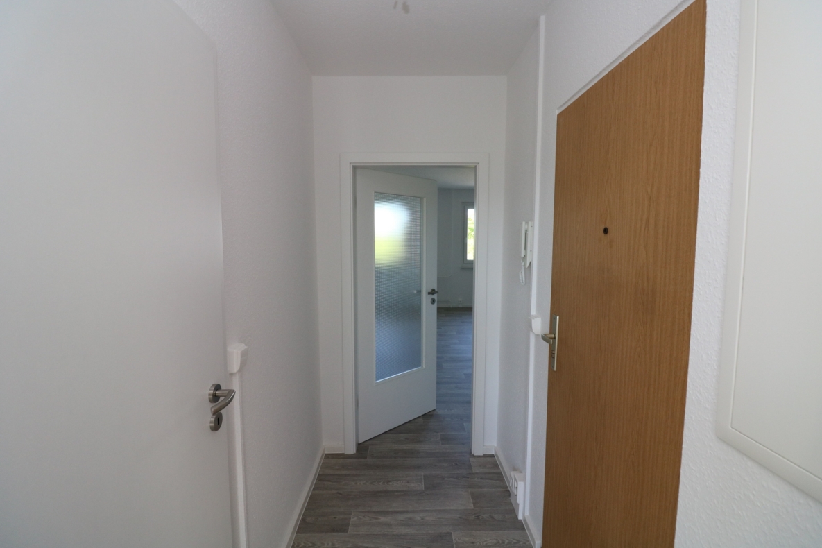 Koch-Oase sucht Küchenchef...2-RW mit Einbauküche, Dusche u. Balkon!!! - Beispiel Flur