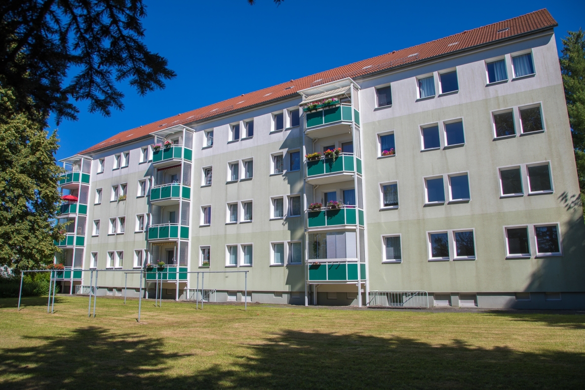 Flieg mit mir zu den Sternen…helle 3-RW mit Wanne u. Balkon!!! - Außenansicht