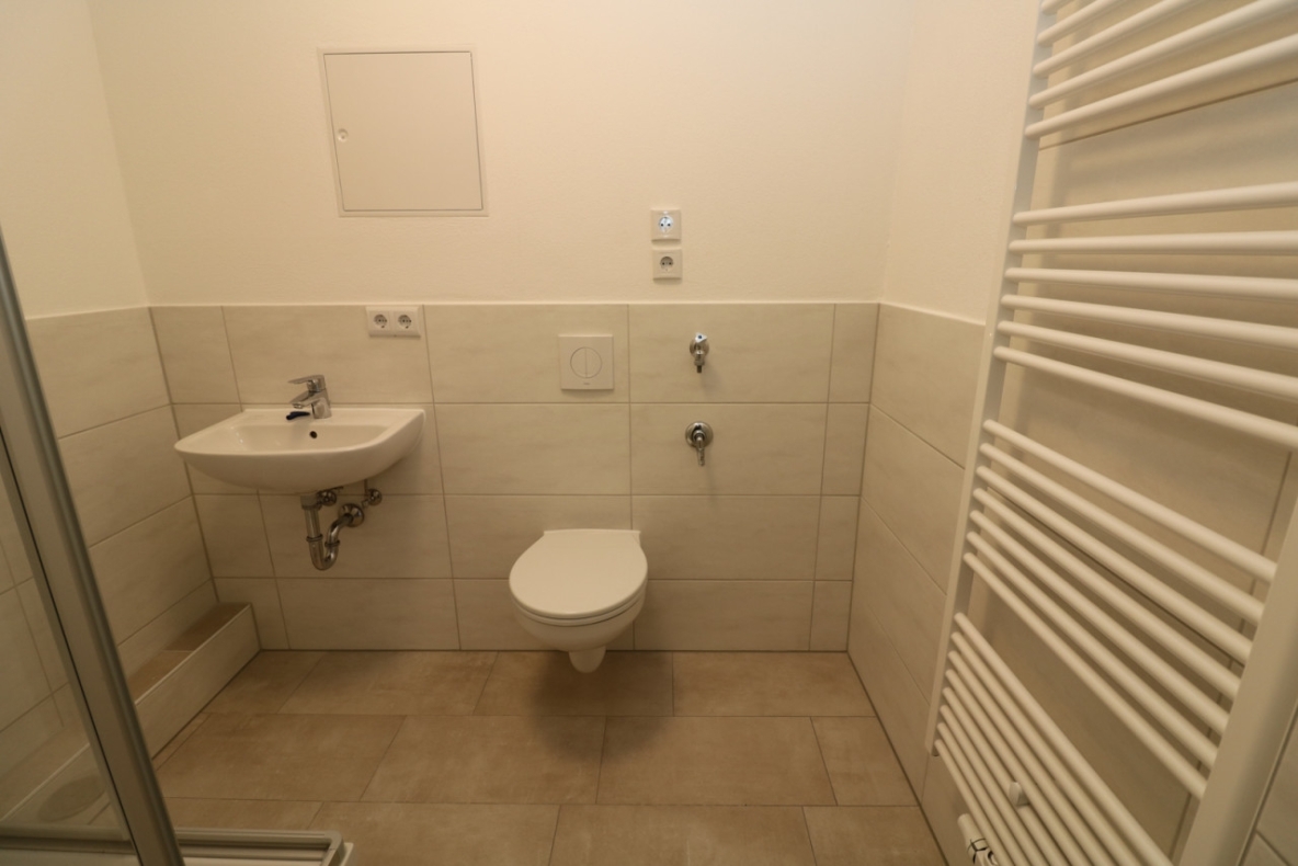 Für Dusch-Verliebte…neu sanierte 3-RW mit Dusche & Balkon!!! - Beispiel Bad mit Dusche