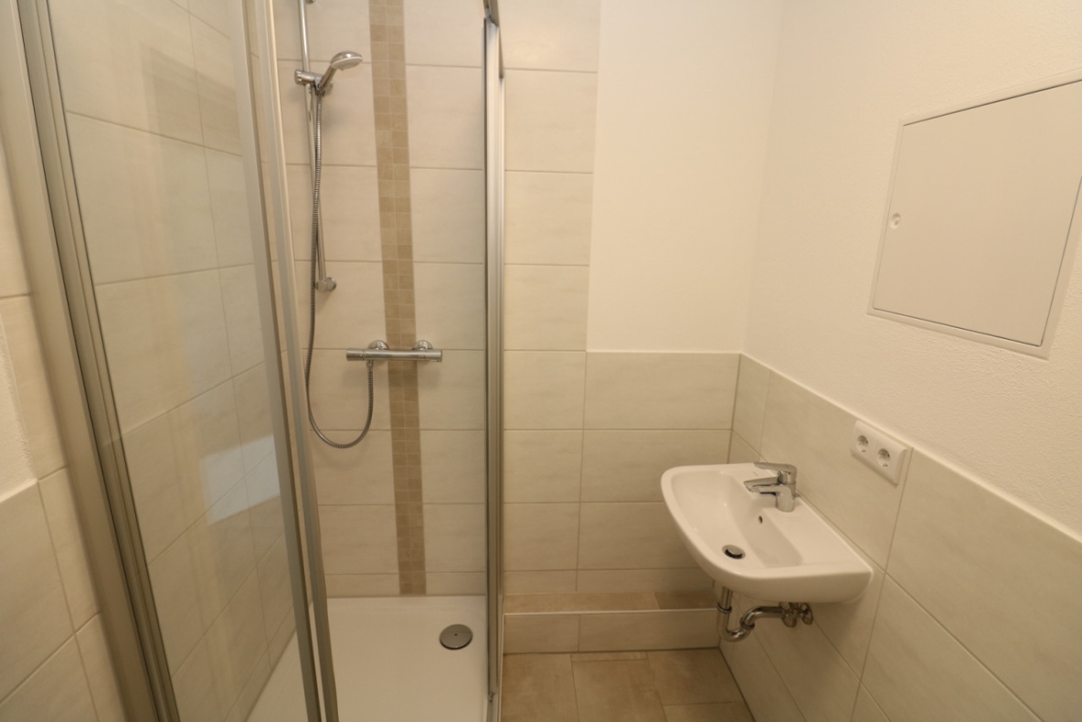 Für Dusch-Verliebte…neu sanierte 3-RW mit Dusche & Balkon!!! - Titelbild