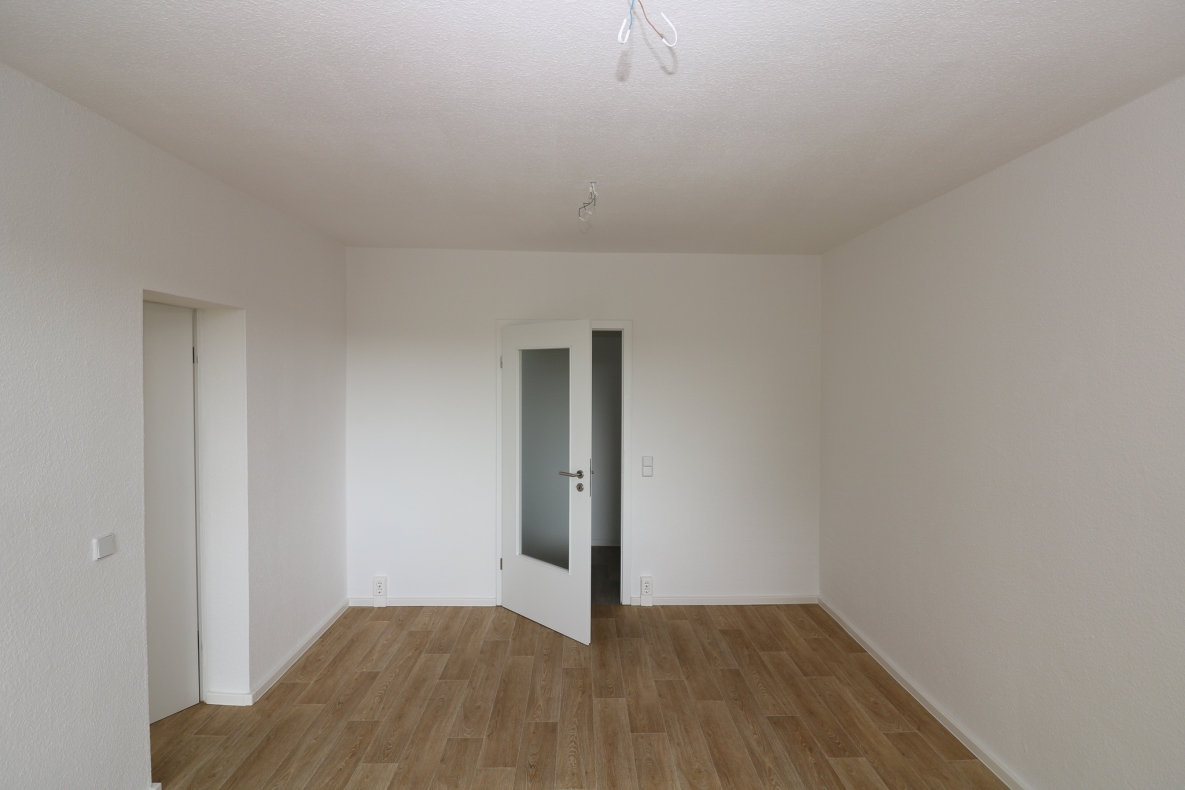 *Sie haben Ihr Ziel erreicht* - 3RW mit Ausblick, Wanne und Balkon - Wohnzimmer