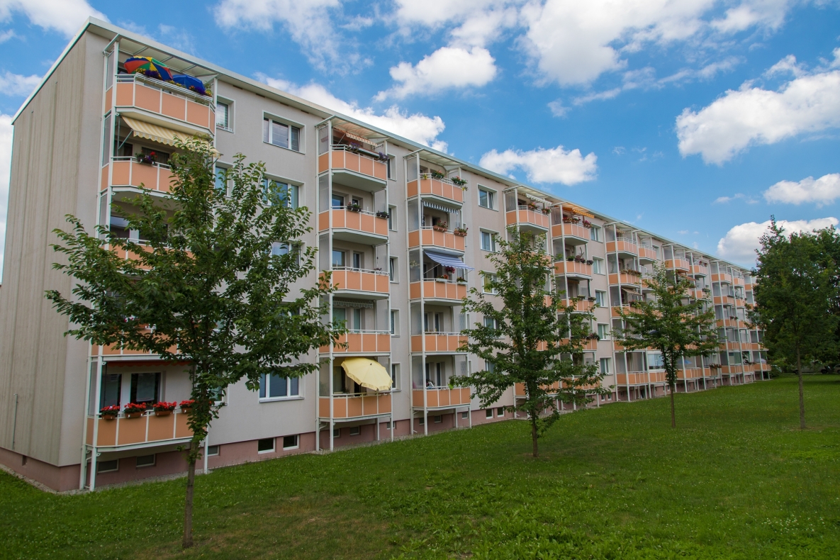 *Sie haben Ihr Ziel erreicht* - 3RW mit Ausblick, Wanne und Balkon - Außenansicht