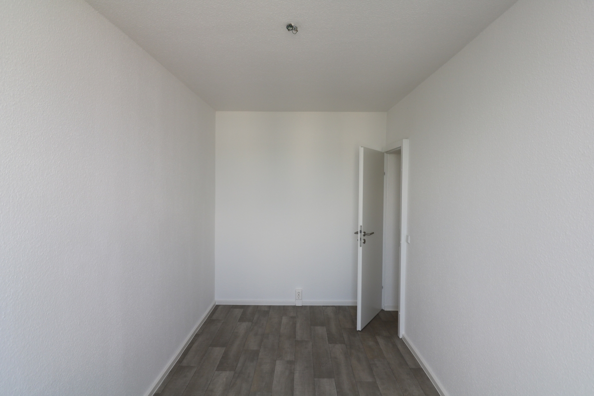 *Sie haben Ihr Ziel erreicht* - 3RW mit Ausblick, Wanne und Balkon - Kinderzimmer