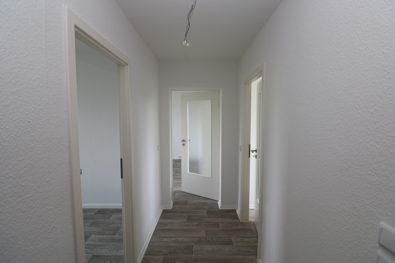 Auf die Plätze…fertig…mieten!!! 3-RW mit Wanne & Balkon!!! - Beispiel Flur