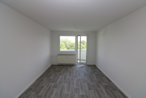 Auf die Plätze…fertig…mieten!!! 3-RW mit Wanne & Balkon!!!, 09599 Freiberg, Karl-Kegel-Straße 62