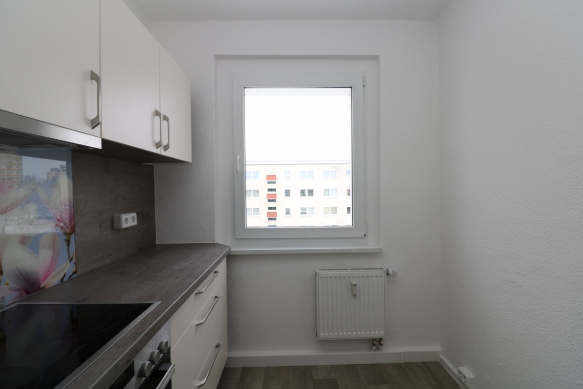 Happy hour, mitten in der Nacht...3-RW mit Einbauküche, Dusche & Balkon!!! - Beispiel Küche