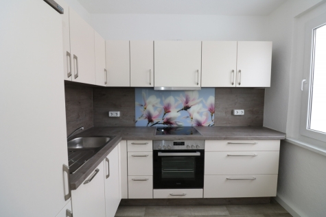 Happy hour, mitten in der Nacht…3-RW mit Einbauküche, Dusche & Balkon!!!, 09599 Freiberg, Maxim-Gorki-Straße 38