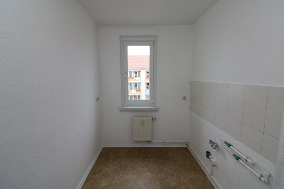 Für den kleinen Geldbeutel...günstige 2-RW mit Wanne!!! - Beispiel Küche