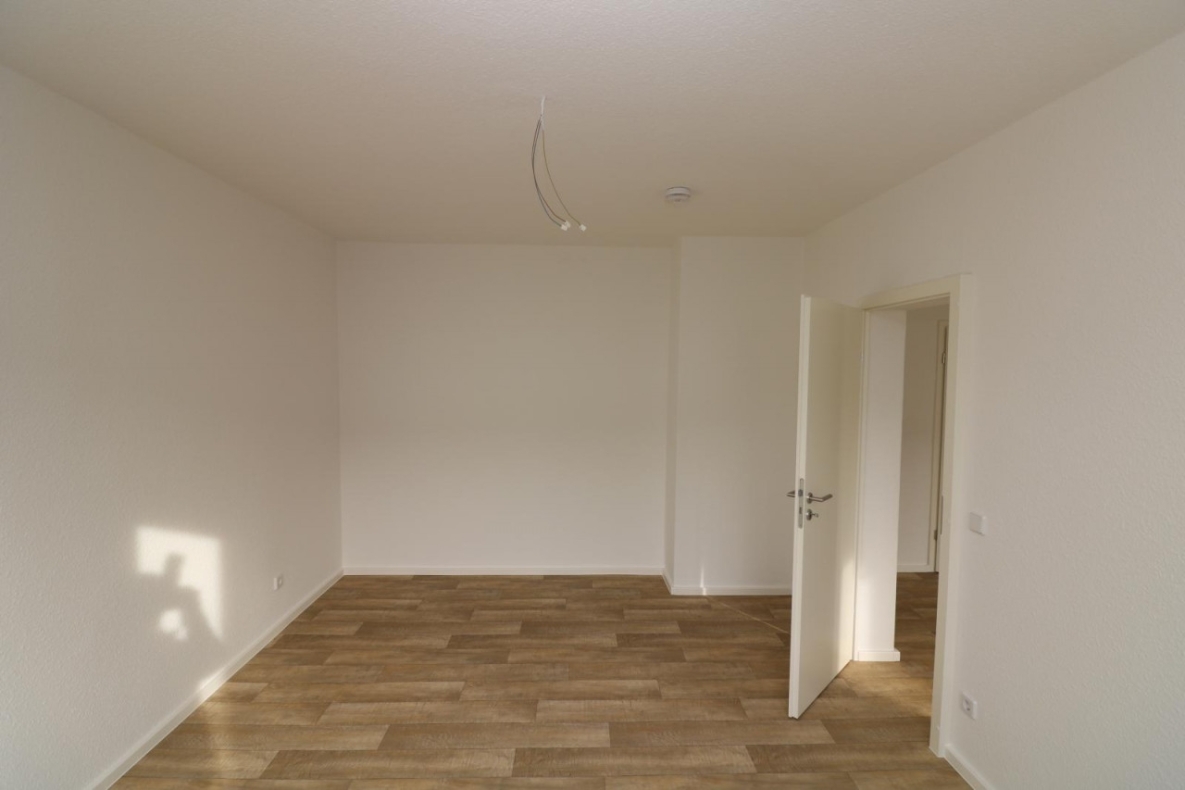 *3-Raum-Wohn-Glück* mit Badewanne und Balkon - SZ