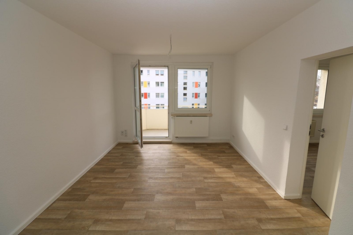 *3-Raum-Wohn-Glück* mit Badewanne und Balkon - WZ