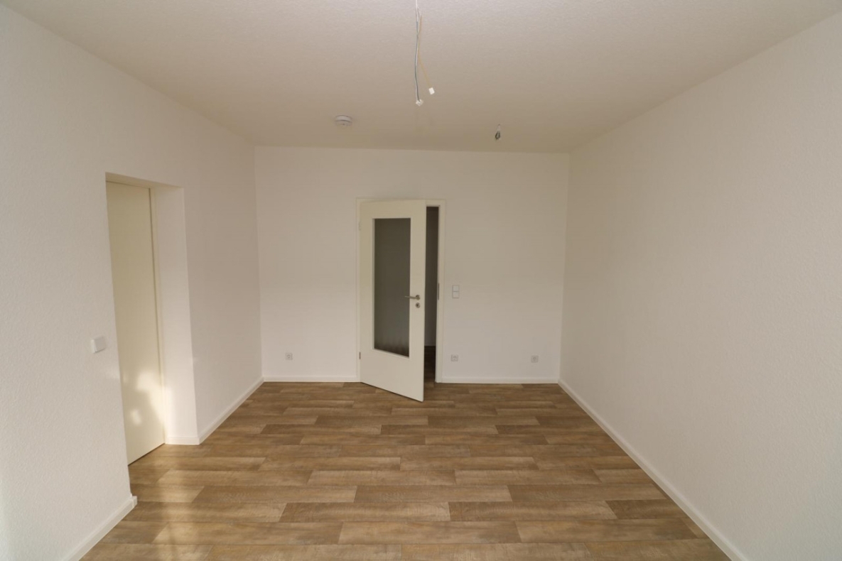 *3-Raum-Wohn-Glück* mit Badewanne und Balkon - WZ