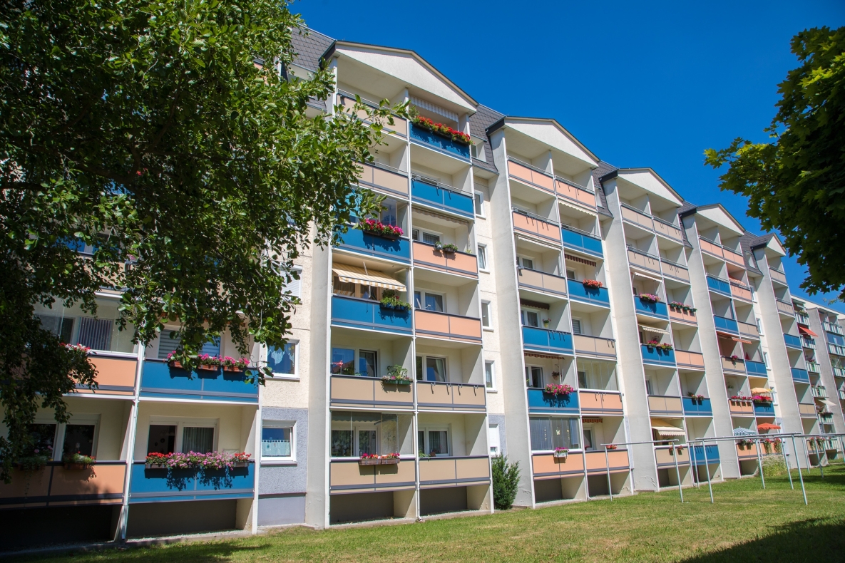 Schaumparty im modernen Wannenbad...helle 3-RW mit Wanne u. Balkon!!! - Außenansicht