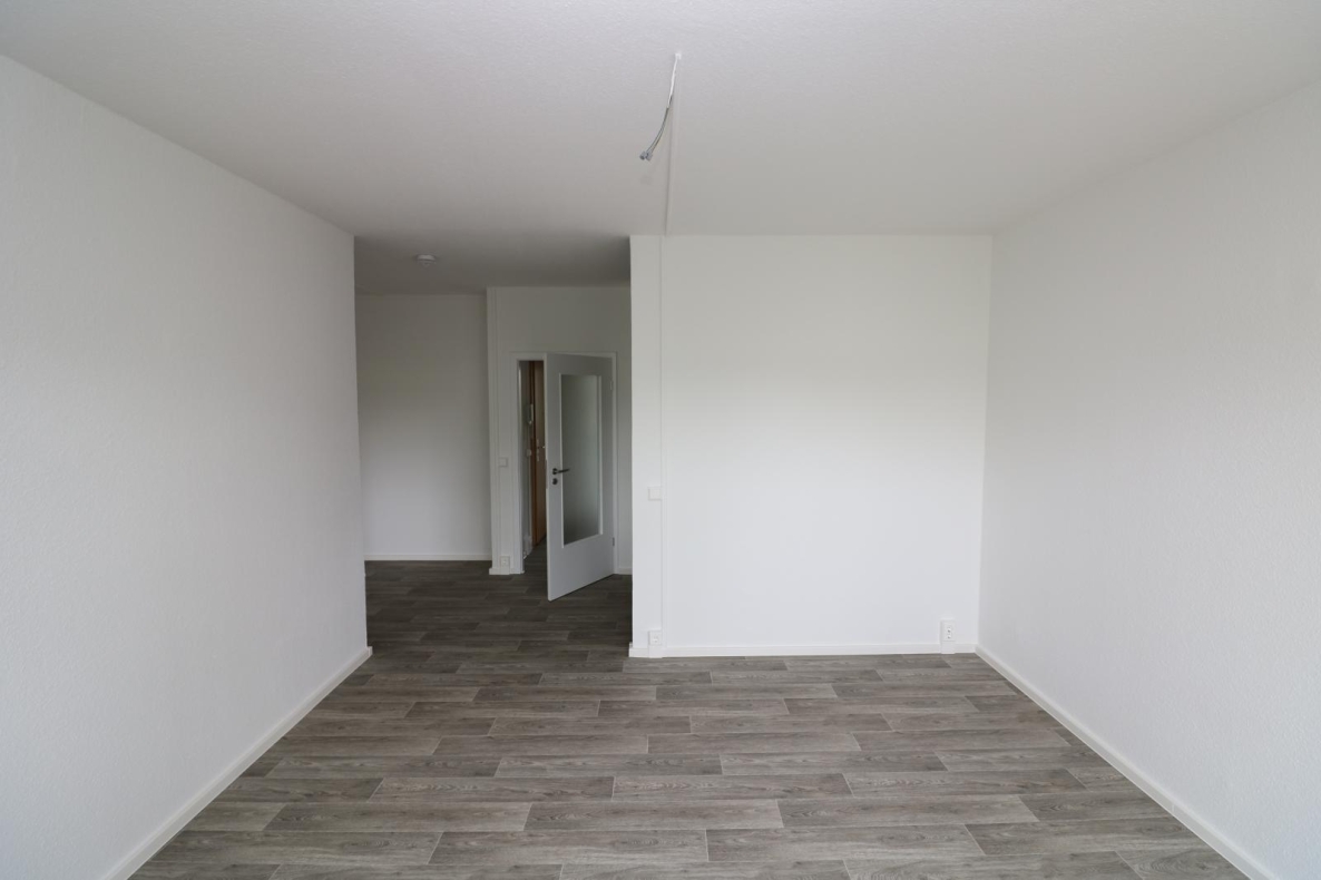 Schaumparty im modernen Wannenbad...helle 3-RW mit Wanne u. Balkon!!! - Wohnzimmer