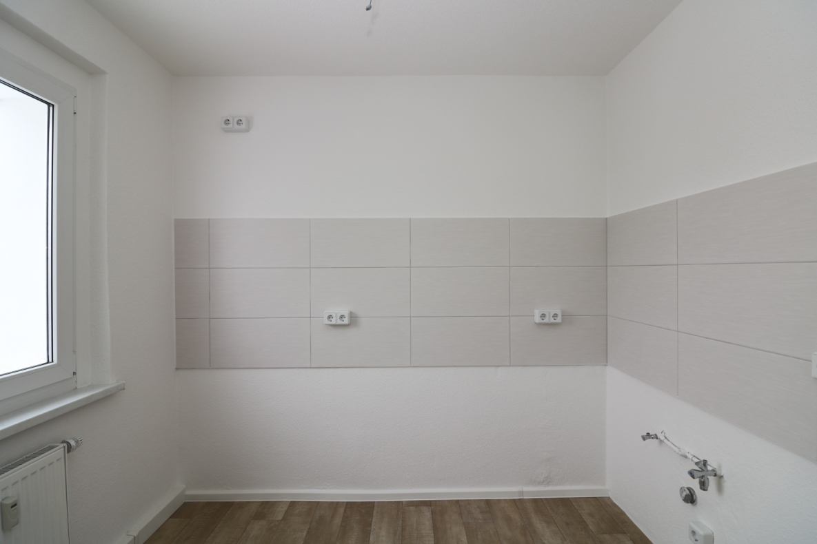 Auf Tauchstation im neu sanierten Wannenbad...3-RW mit Wanne u. Balkon!!! - Beispiel Küche