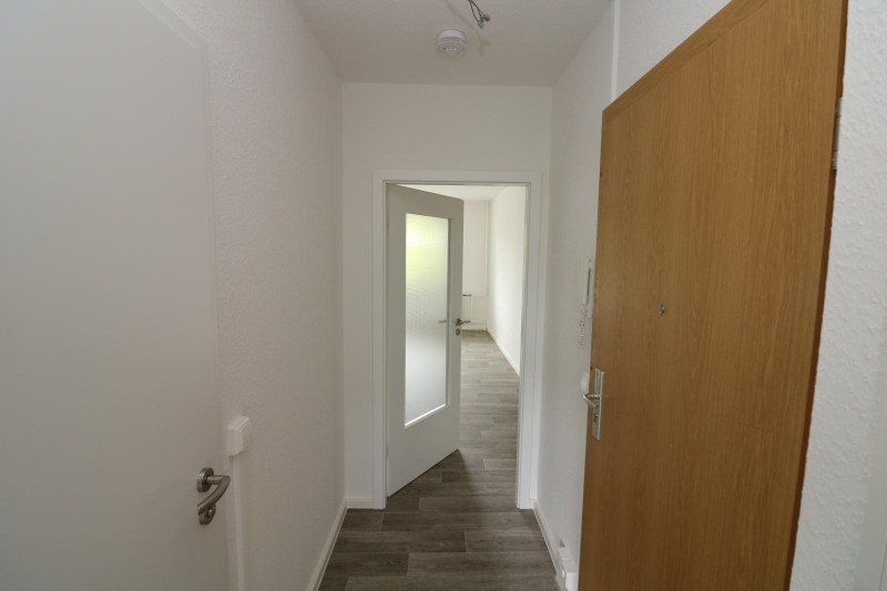 Schaumparty im modernen Wannenbad...helle 3-RW mit Wanne & Balkon!!! - Flur