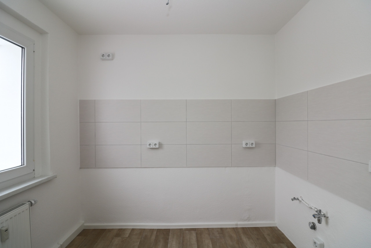 Schaumparty im modernen Wannenbad...3-RW mit Wanne & Balkon!!! - Beispiel Küche