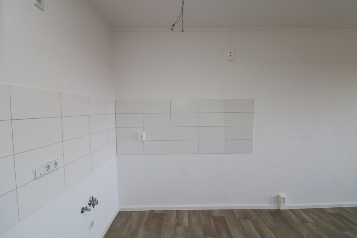 Viel Platz für große Träume - 2RW mit riesigem Wohnzimmer, Badewanne und Balkon - Küche