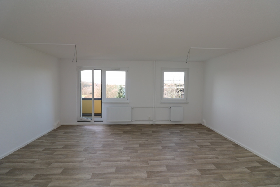 Viel Platz für große Träume - 2RW mit riesigem Wohnzimmer, Badewanne und Balkon - WZ
