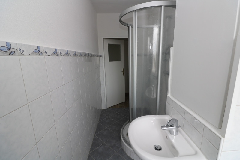 Jackpot! Gemütliche 2RW mit Dusche und Balkon im EG! - Beispiel Bad