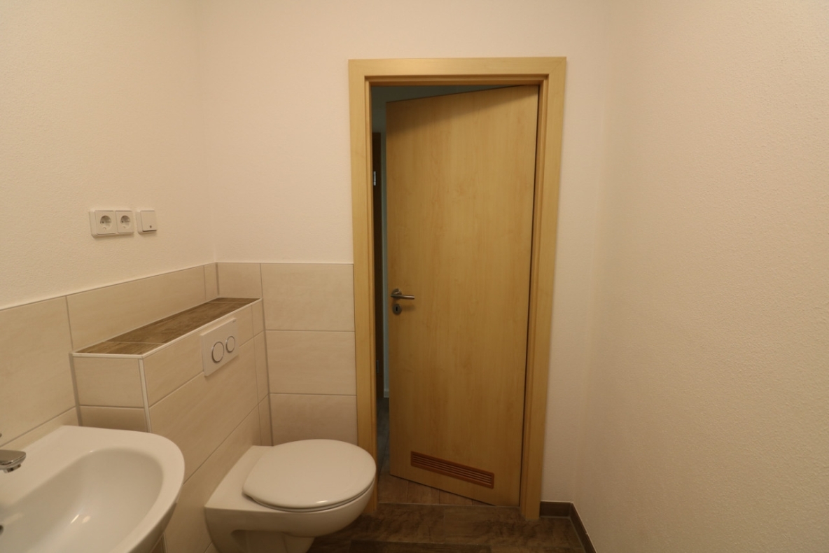 Jackpot!!! Neu sanierte 3-Raum-Wohnung mit Dusche & Balkon!!! - Beispiel Bad mit Dusche