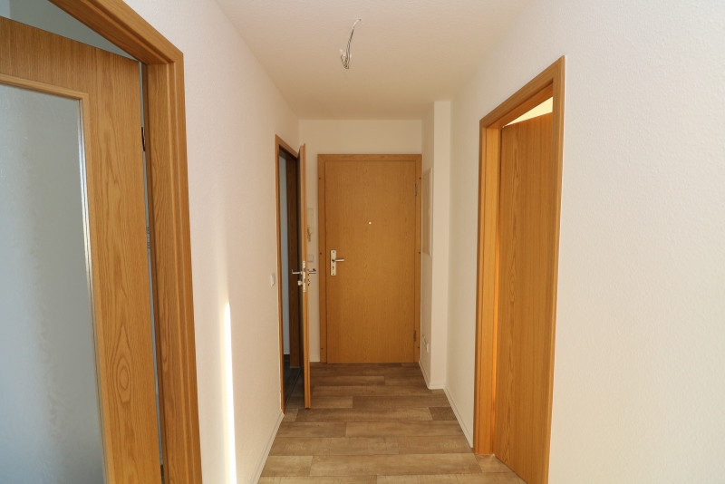 Auf Wolke 7…helle 3-RW mit Wanne & Balkon!!! - Beispiel Flur