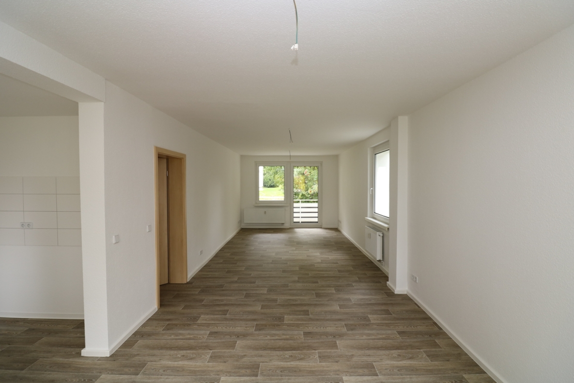 XXL Hoch drei...Etagen-Wohnung mit Wanne, Dusche, Gäste-WC u. 2 Balkonen!!!! - Beispiel Wohnzimmer