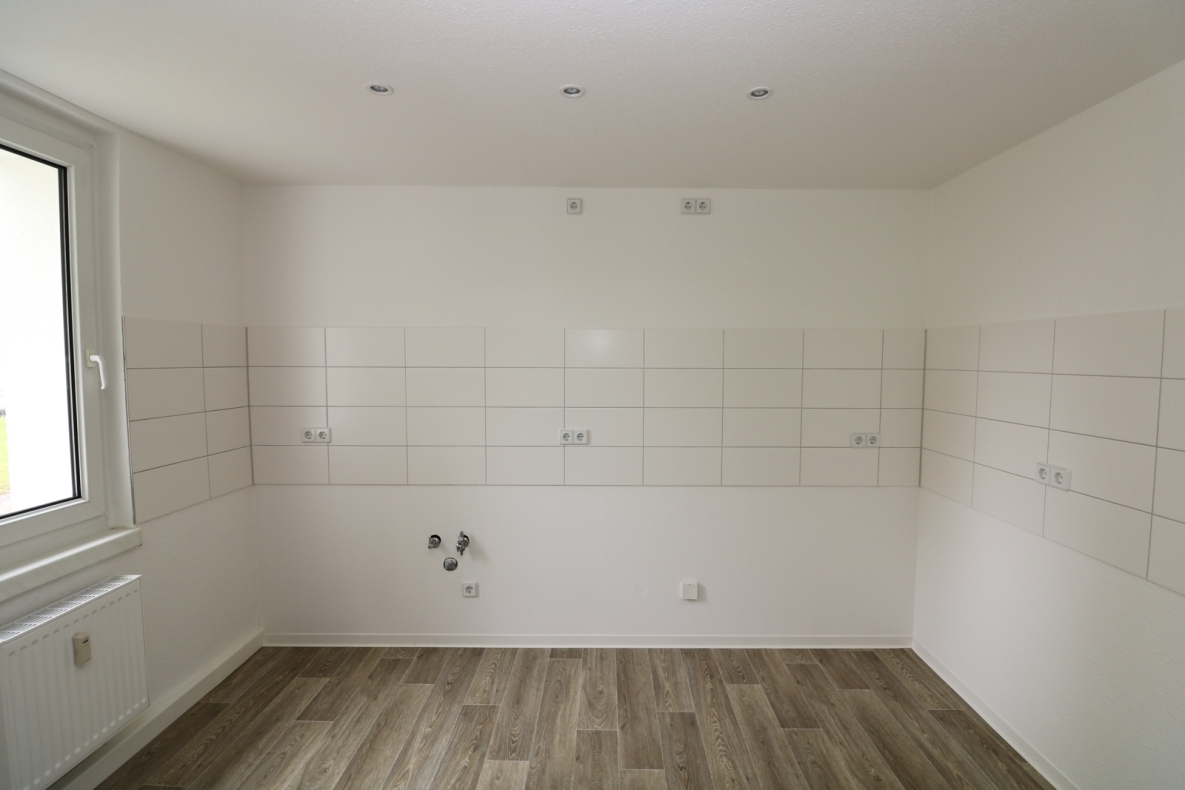 XXL Hoch drei...Etagen-Wohnung mit Wanne, Dusche, Gäste-WC u. 2 Balkonen!!!! - Beispiel Küche