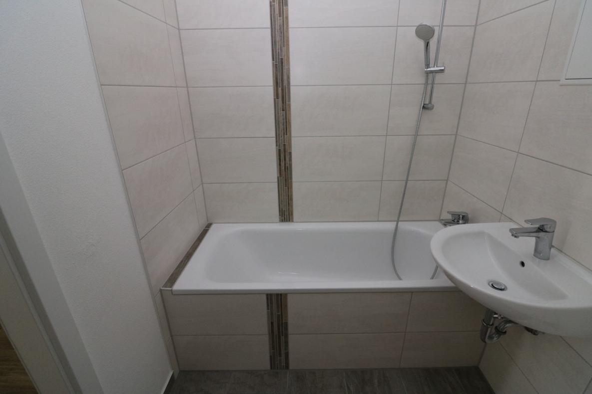 *3-Raum-Wohn-Glück* mit Badewanne und Balkon - Beispiel Bad