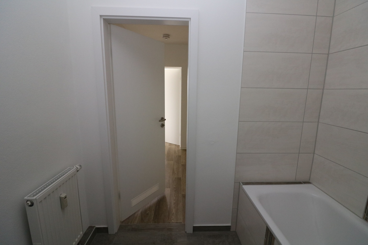 *3-Raum-Wohn-Glück* mit Badewanne und Balkon - Beispiel Bad