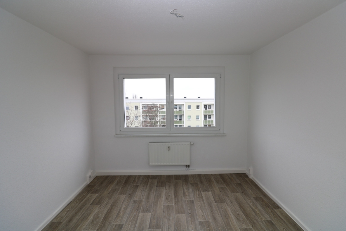 *3-Raum-Wohn-Glück* mit Badewanne und Balkon - Beispiel KiZi