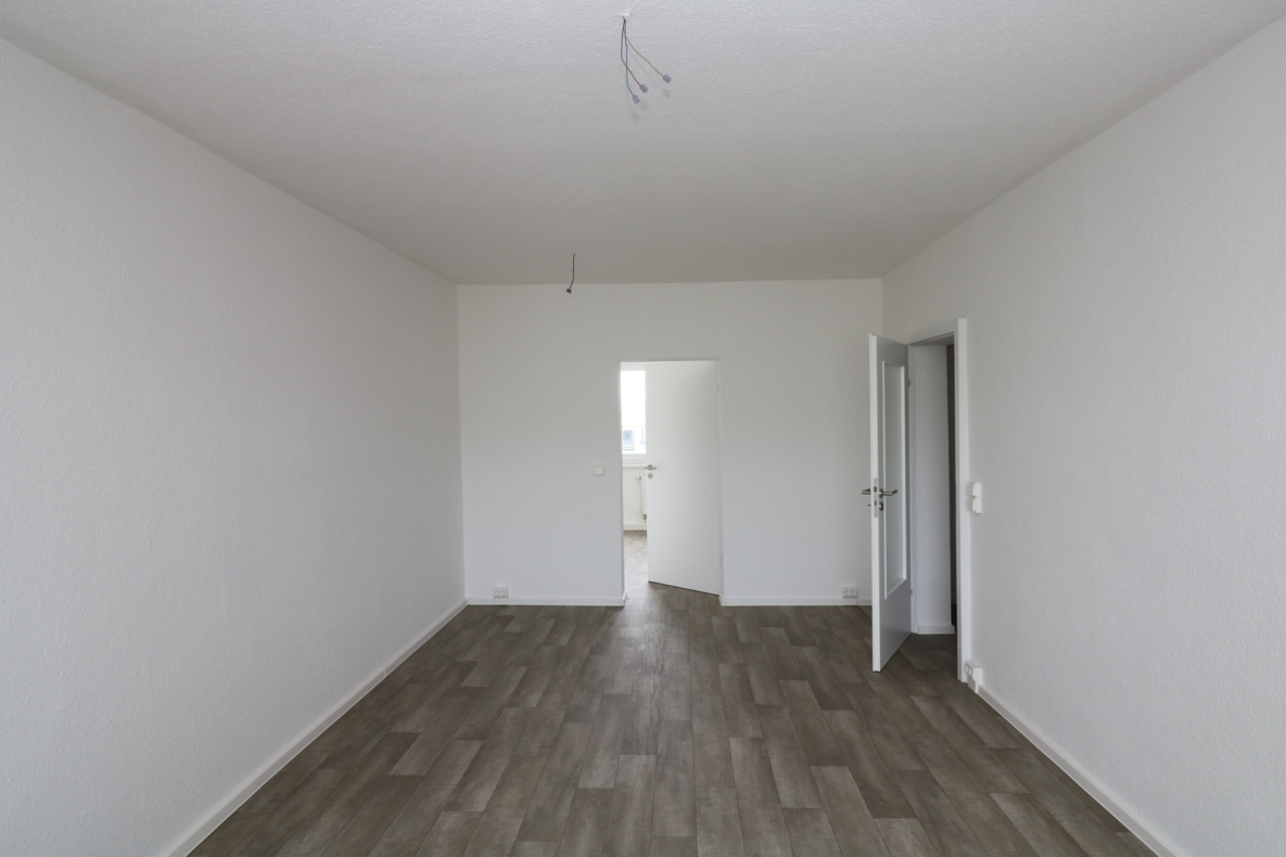 *3-Raum-Wohn-Glück* mit Badewanne und Balkon - Beispiel WZ