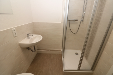 Ich war noch niemals in New York…denn ich bleib lieber in meiner neu sanierten 3-RW mit Dusche u. B, 09599 Freiberg, Maxim-Gorki-Straße 32