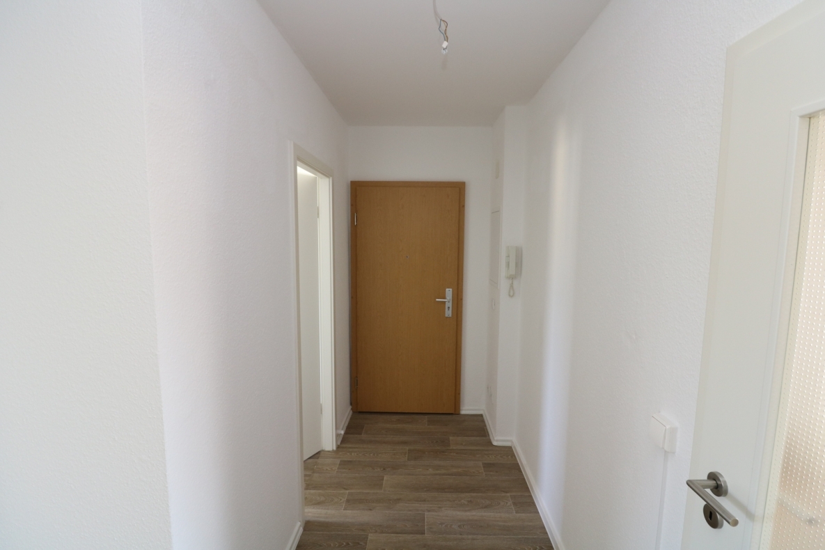 Kinderlachen willkommen...sanierte 4-Raum-Familienwohnung mit modernem Wannenbad!!! - Beispiel Flur