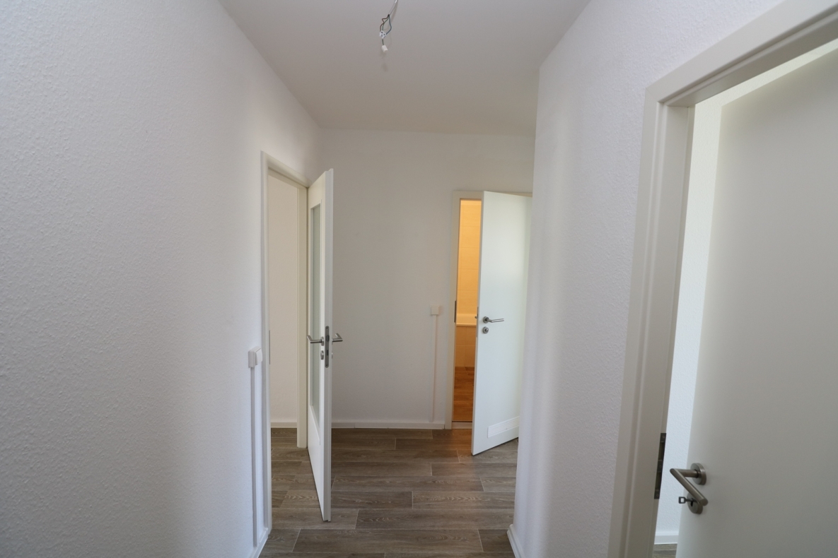 Kinderlachen willkommen...sanierte 4-Raum-Familienwohnung mit modernem Wannenbad!!! - Beispiel Flur