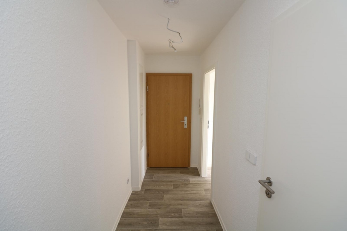 Das Buffet ist eröffnet…2-RW mit Einbauküche, Dusche & Balkon!!! - Beispiel Flur