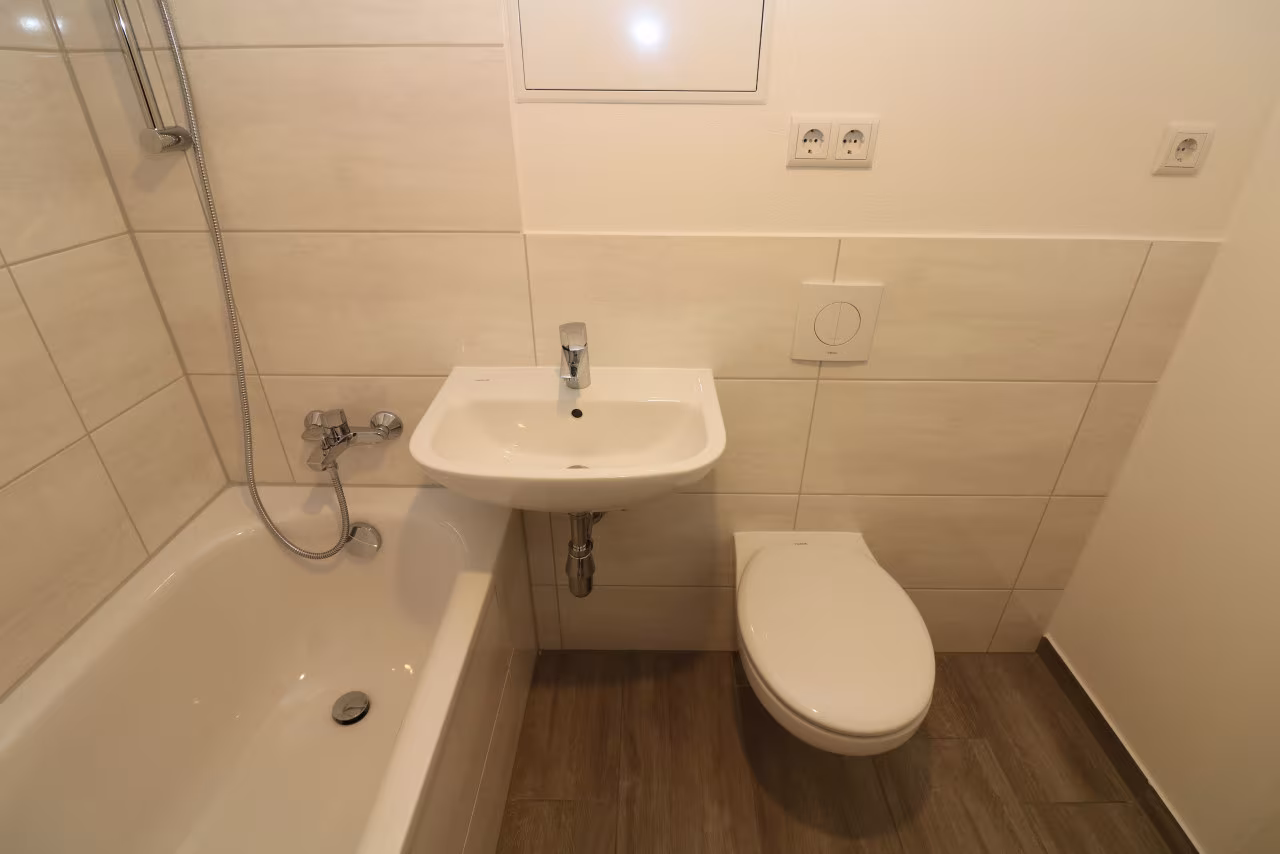 Bad mit Wanne