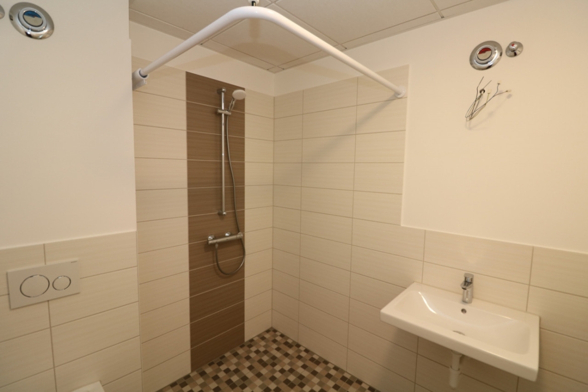 Gemeinsam statt einsam - 1-Raum-Apartment in unserer Senioren-WG - Bad