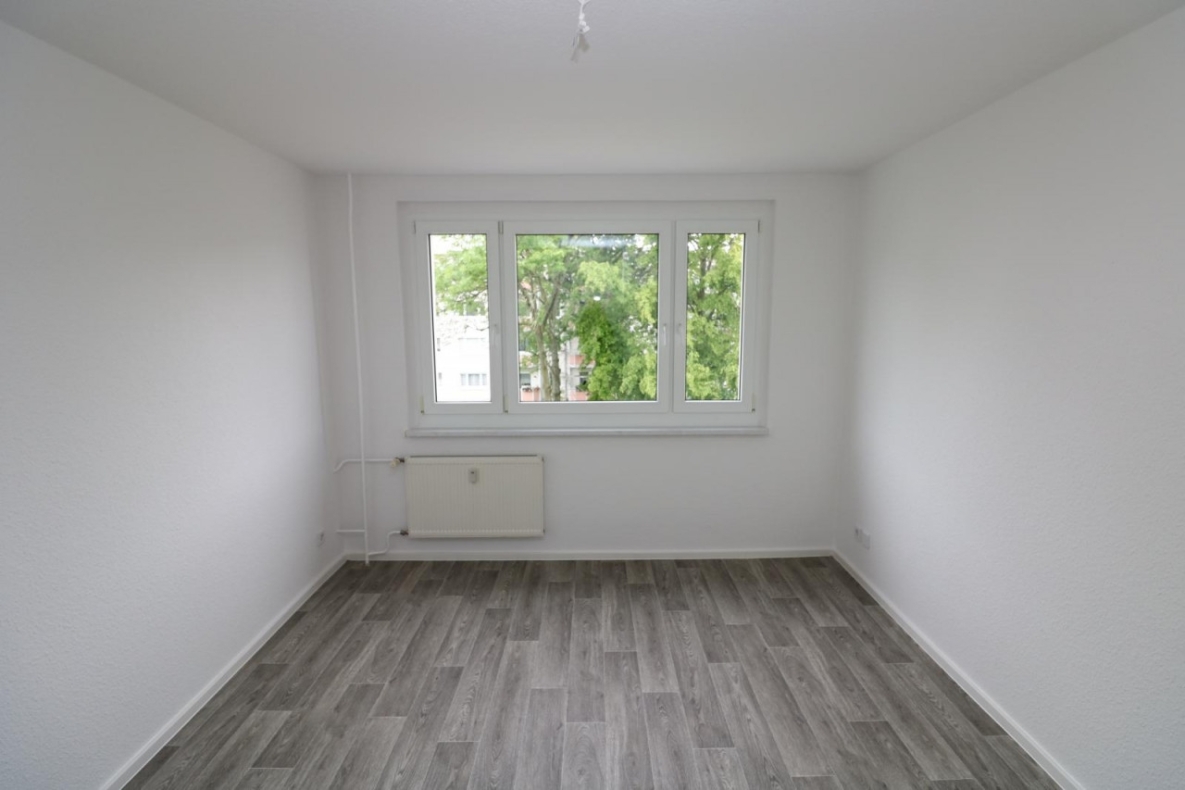 Kinderlachen willkommen...sanierte 4-Raum-Familienwohnung mit Wanne Balkon!!! - Beispiel Schlafzimmer