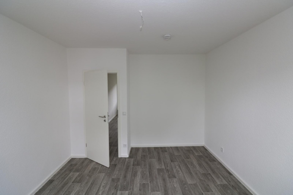 Kinderlachen willkommen...sanierte 4-Raum-Familienwohnung mit Wanne Balkon!!! - Beispiel Schlafzimmer