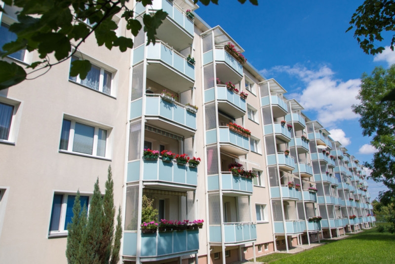 Kinderlachen willkommen...sanierte 4-Raum-Familienwohnung mit Wanne Balkon!!! - Detailansicht