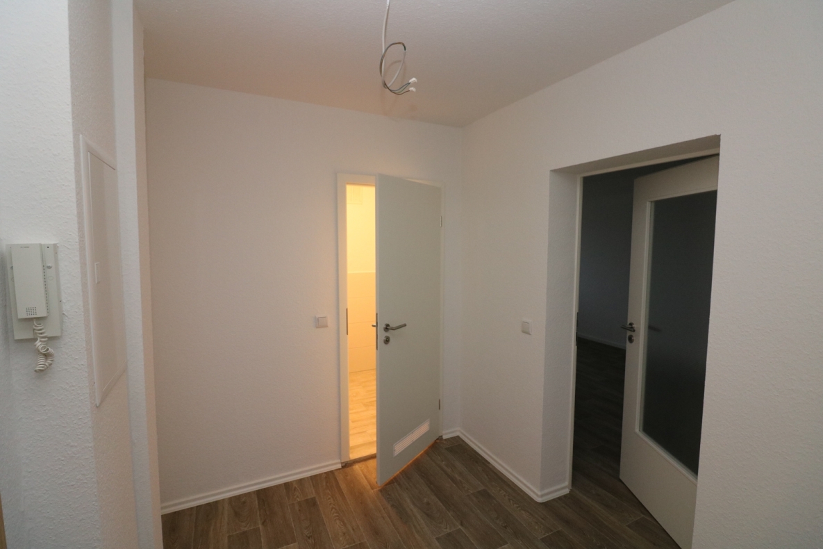 Viel Platz für große Träume - 3RW mit großem Kinderzimmer, Balkon und Badewanne - Beispiel Flur