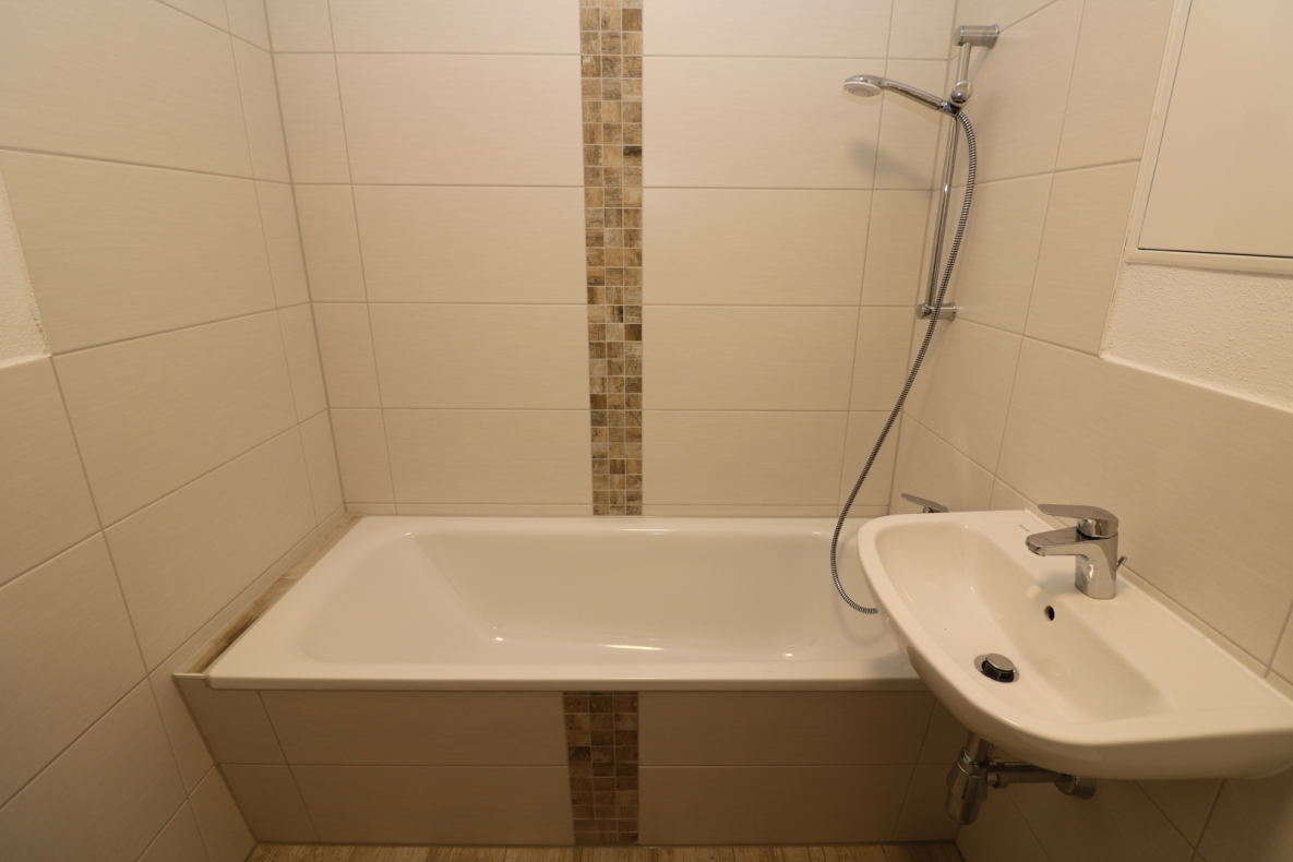 Viel Platz für große Träume - 3RW mit großem Kinderzimmer, Balkon und Badewanne - Beispiel Bad