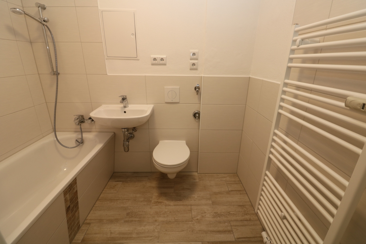 Viel Platz für große Träume - 3RW mit großem Kinderzimmer, Balkon und Badewanne - Beispiel Bad