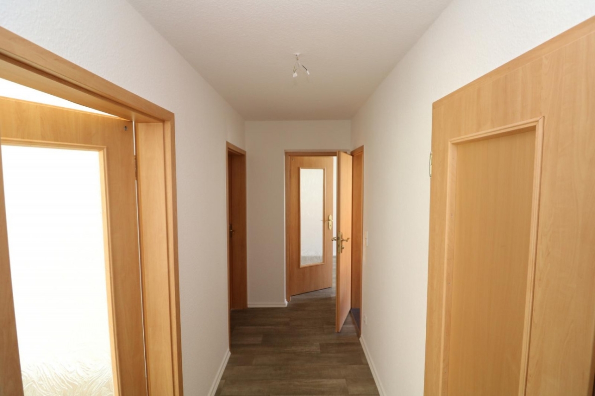 Schaumparty im modernen Wannenbad...3-RW mit Wanne & Balkon!!! - Beispiel Flur