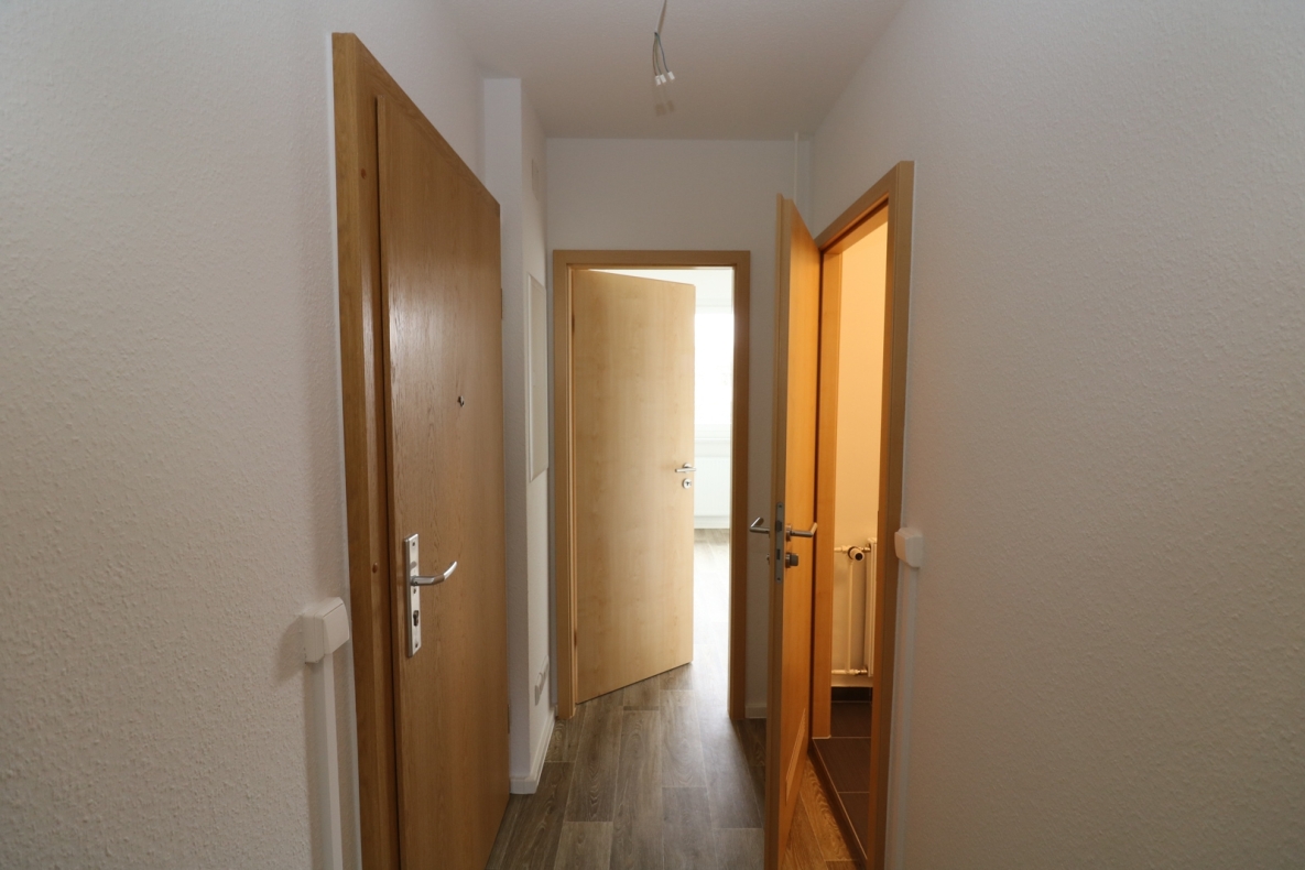 3...2...1...meins...tolle 3-RW mit Wanne u. Balkon!!! - Beispiel Flur