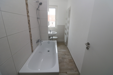 Wohlfühlgarantie…4-RW mit Wanne u. Balkon!!!, 09599 Freiberg, Franz-Kögler-Ring 11