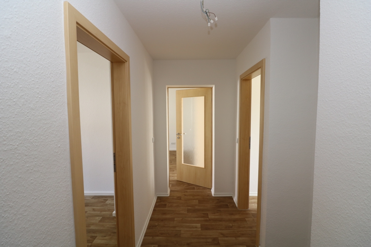 Immer auf der Sonnenseite...helle 3-RW mit Dusche u. Balkon!!! - Beispiel Flur